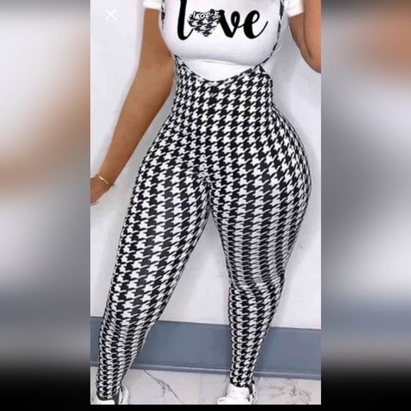 Pants - Houndstooth black and white 2pc Love pantset. Size 3XL. Adjustable straps.